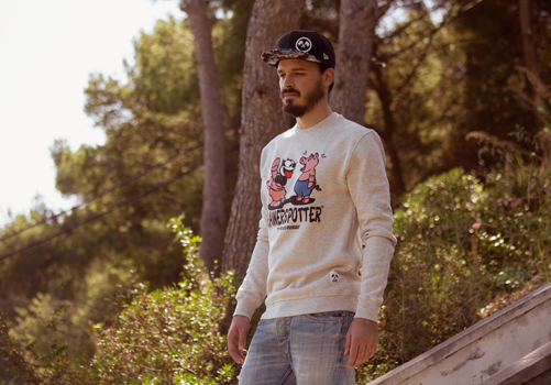 Backseries_felix_and_the_pigs_ass_crewneck_trainerspotter_1