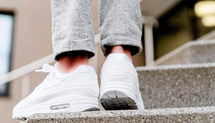 Recoger hojas congelador máquina de coser 10 Mejores Zapatillas Blancas para Hombre 2023 ✓CaribbeanpoultryShops